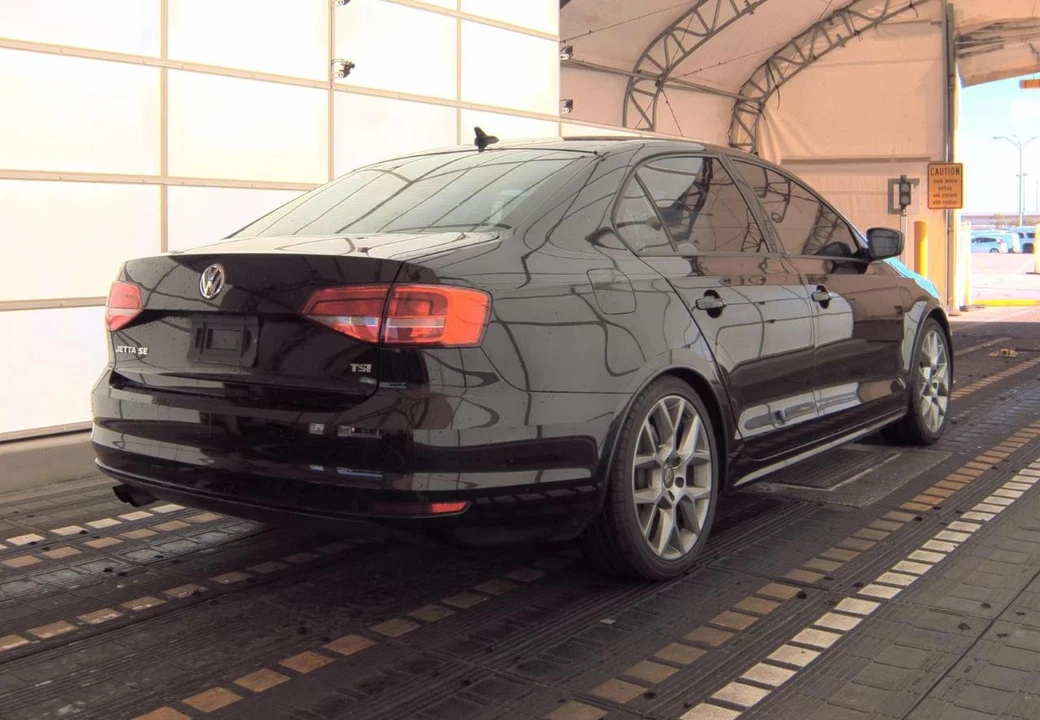2015 Volkswagen A6 Jetta - Image 5 of 17