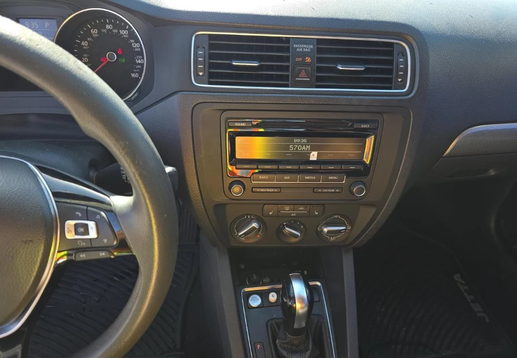 2015 Volkswagen A6 Jetta - Image 14 of 17
