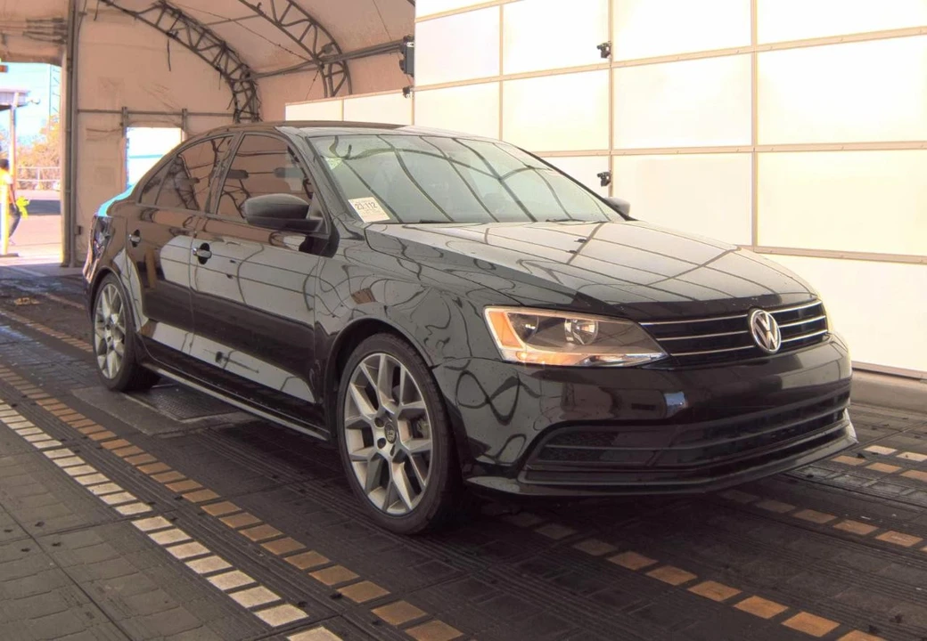 2015 Volkswagen A6 Jetta - Image 4 of 17