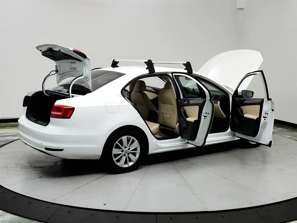 2015 Volkswagen A6 Jetta - Image 11 of 21