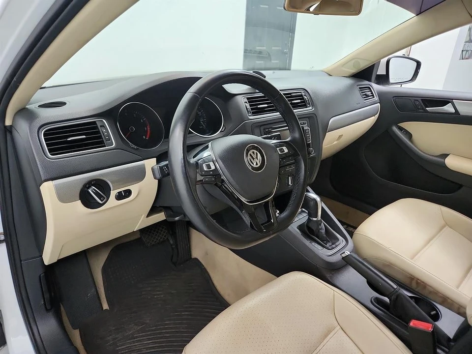 2015 Volkswagen A6 Jetta - Image 13 of 21