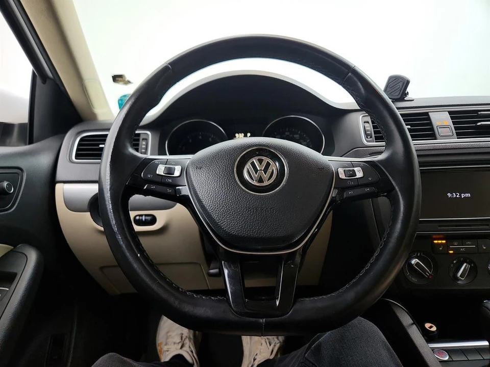 2015 Volkswagen A6 Jetta - Image 17 of 21