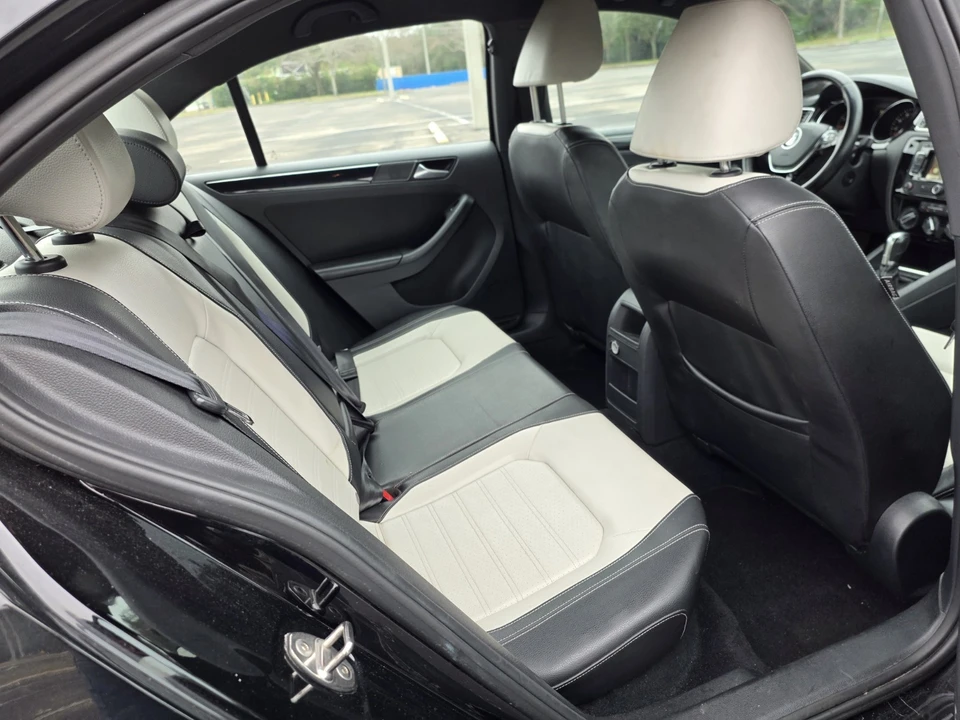 2015 Volkswagen A6 Jetta - Image 9 of 12
