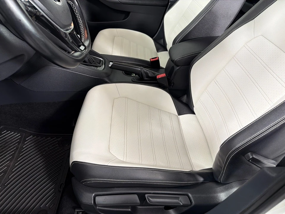 2015 Volkswagen A6 Jetta - Image 11 of 21