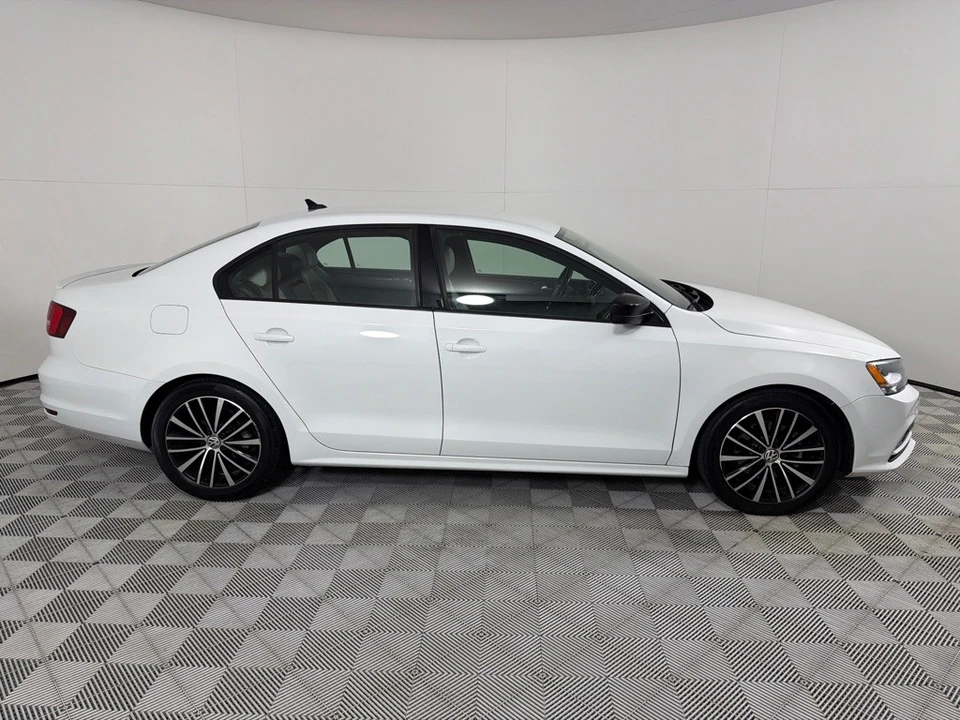 2015 Volkswagen A6 Jetta - Image 4 of 21
