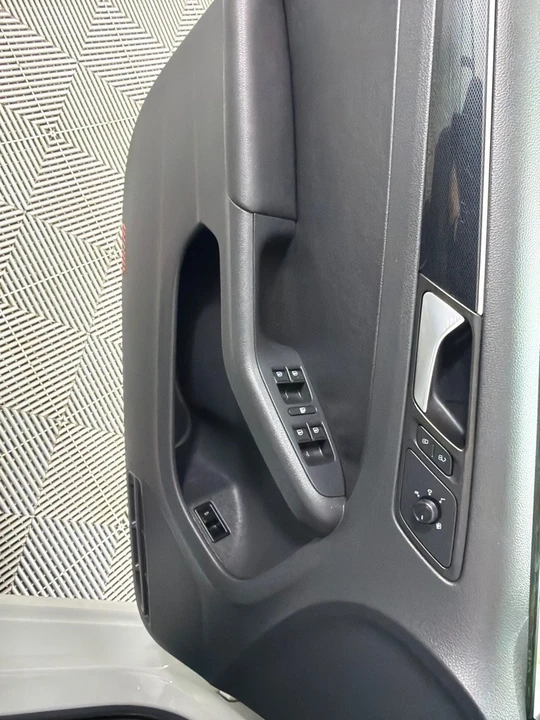 2015 Volkswagen A6 Jetta - Image 10 of 21