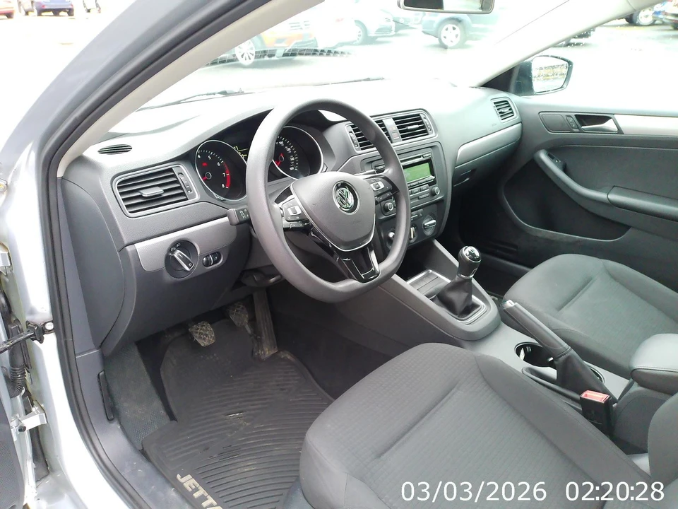 2015 Volkswagen A6 Jetta - Image 10 of 21