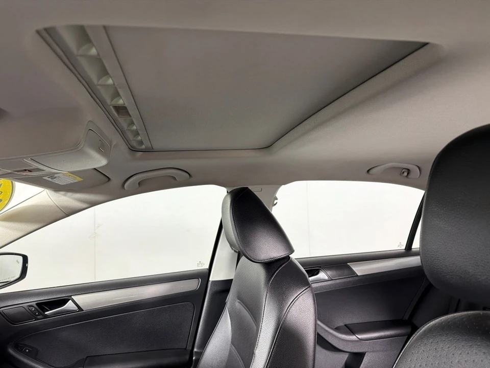2015 Volkswagen A6 Jetta - Image 12 of 21