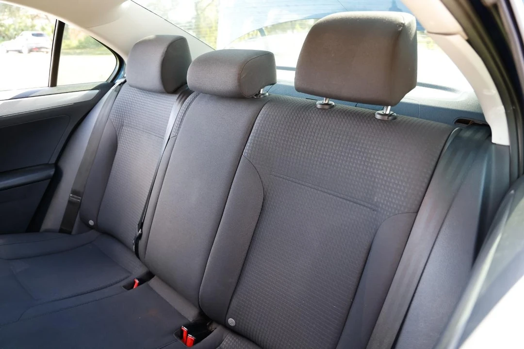2015 Volkswagen A6 Jetta - Image 8 of 12