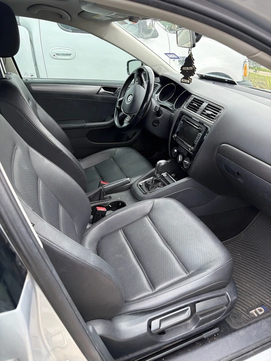 2015 Volkswagen A6 Jetta - Image 6 of 8