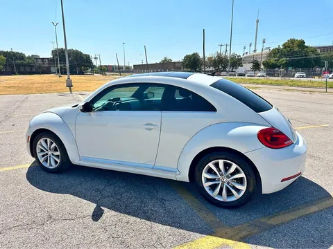 2015 Volkswagen New Beetle 2.5 Hatchback 2D