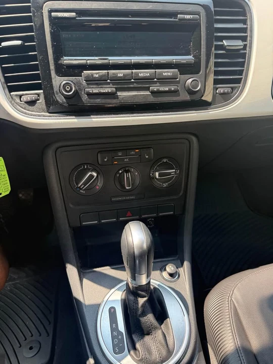 2015 Volkswagen A5 Beetle - Image 8 of 11