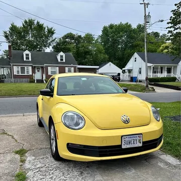 2015 Volkswagen New Beetle Turbo S Hatchback 2D