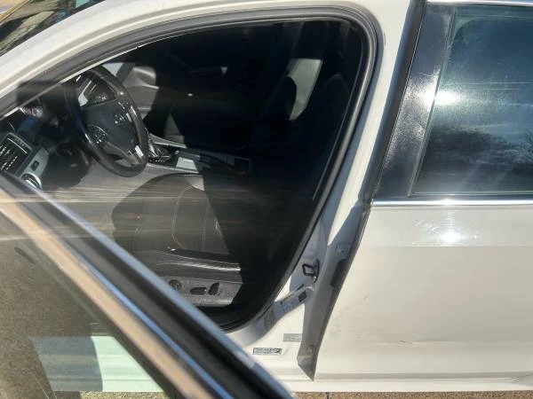 2015 Volkswagen Passat - Image 9 of 17