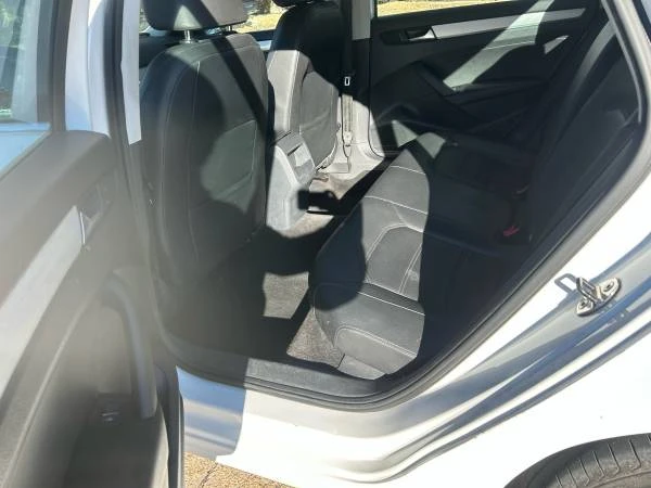 2015 Volkswagen Passat - Image 14 of 17