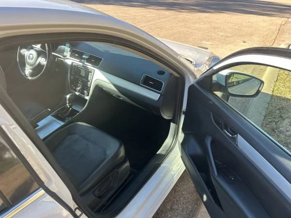 2015 Volkswagen Passat - Image 13 of 17