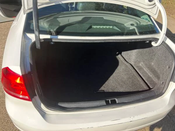 2015 Volkswagen Passat - Image 16 of 17