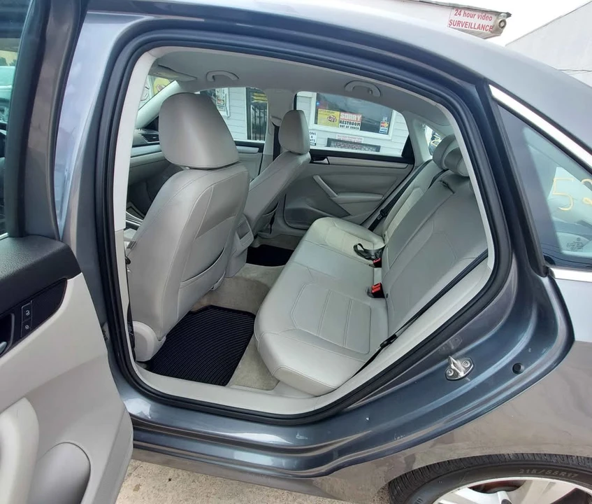 2015 Volkswagen Passat - Image 6 of 10