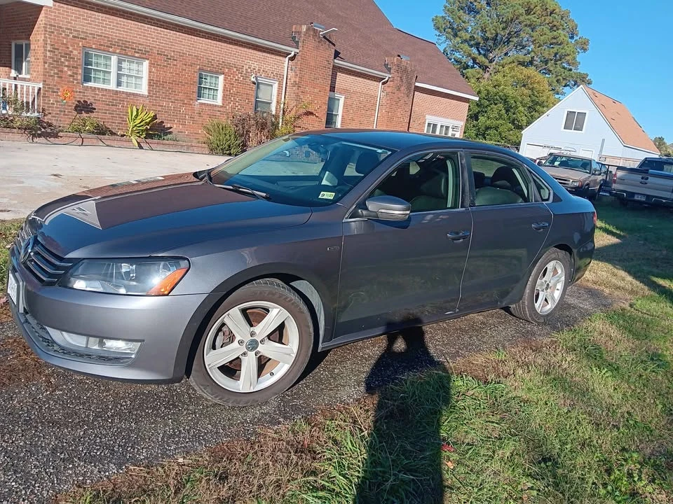 2015 Volkswagen Passat - Image 8 of 10