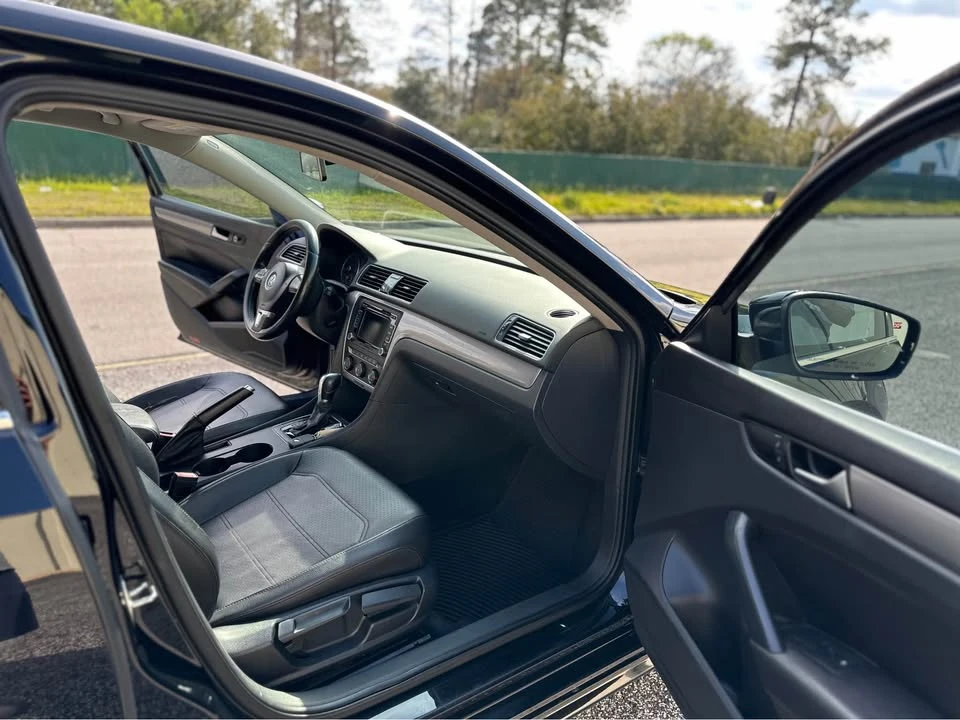 2015 Volkswagen Passat - Image 8 of 10
