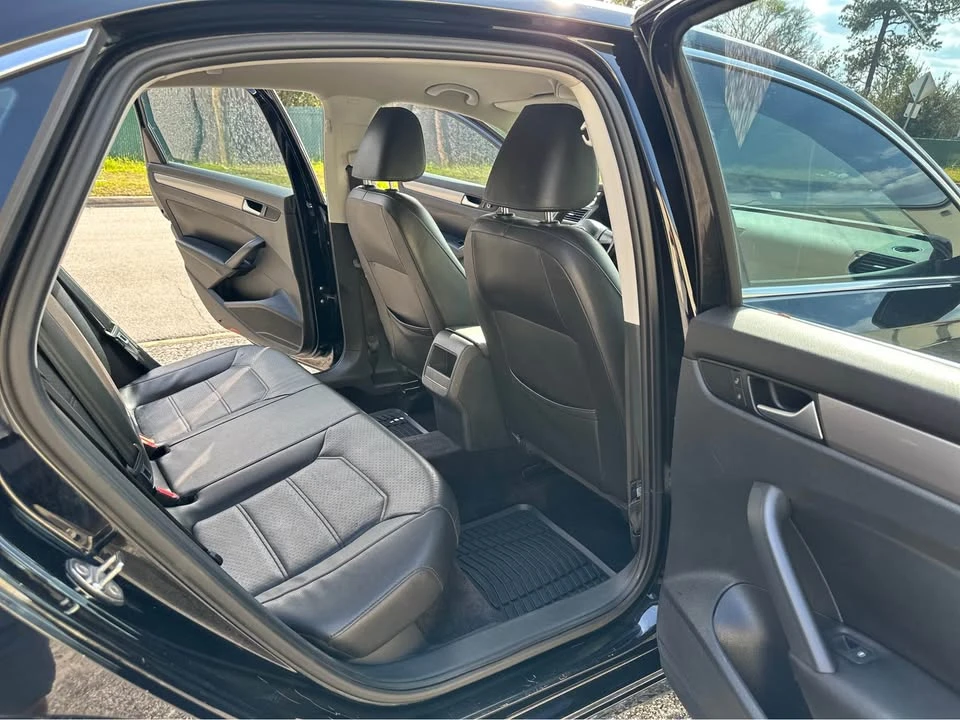 2015 Volkswagen Passat - Image 9 of 10