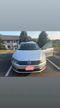 2015 Volkswagen Passat 1.8T SE Sedan 4D