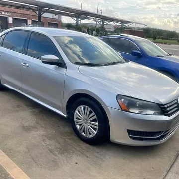2015 Volkswagen Passat 1.8T SE Sedan 4D