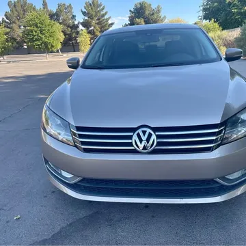 2015 Volkswagen Passat 1.8T SE Sedan 4D