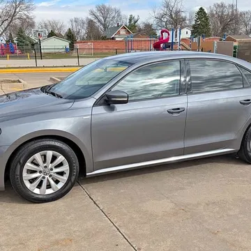 2015 Volkswagen Passat 1.8T Wolfsburg Edition Sedan 4D