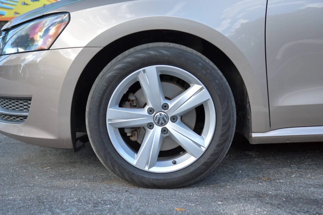 2015 Volkswagen Passat - Image 12 of 12