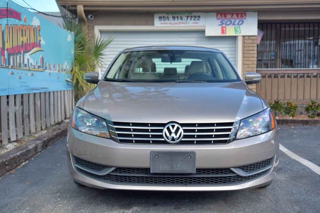 2015 Volkswagen Passat - Image 2 of 12