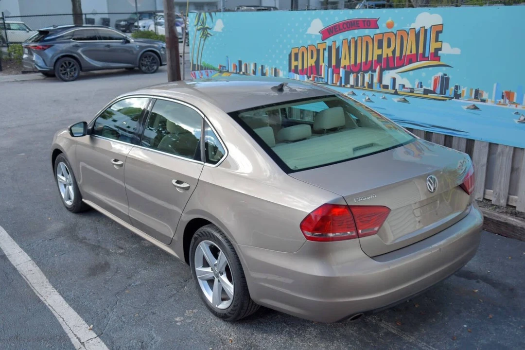 2015 Volkswagen Passat - Image 6 of 12