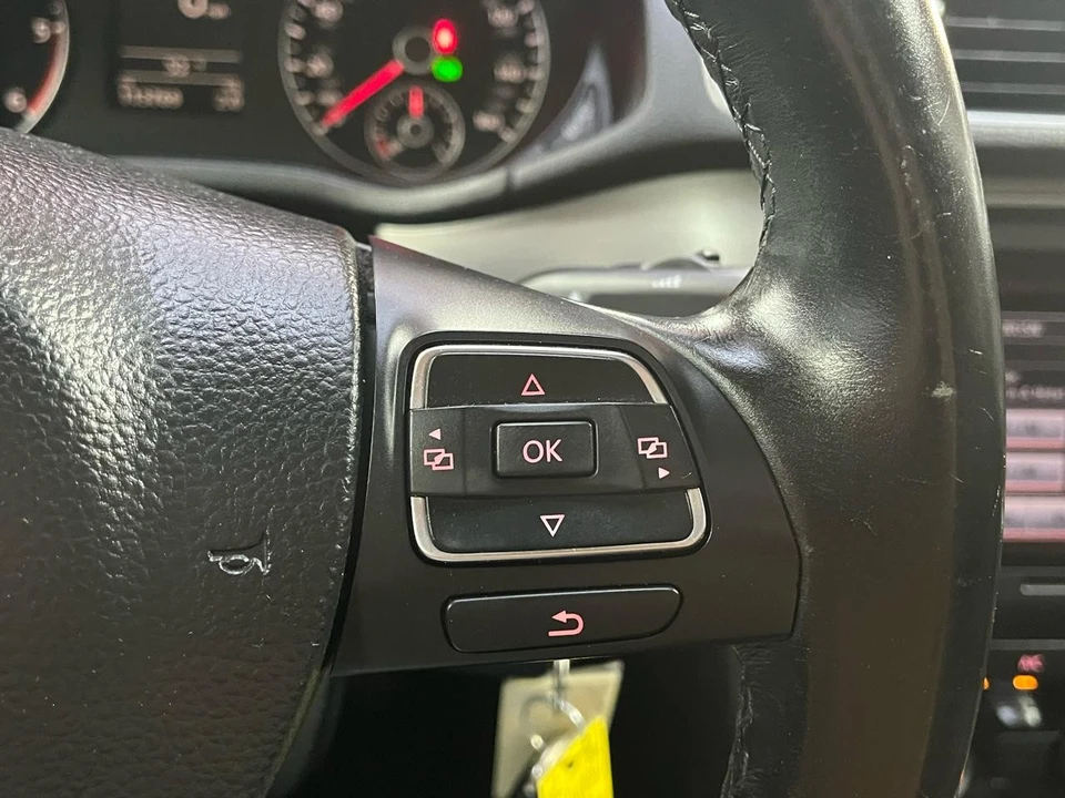 2015 Volkswagen Passat - Image 14 of 21