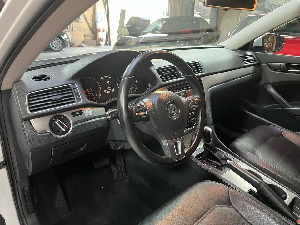 2015 Volkswagen Passat - Image 9 of 21