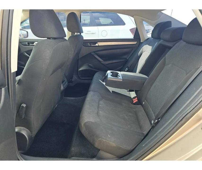 2015 Volkswagen Passat - Image 11 of 13