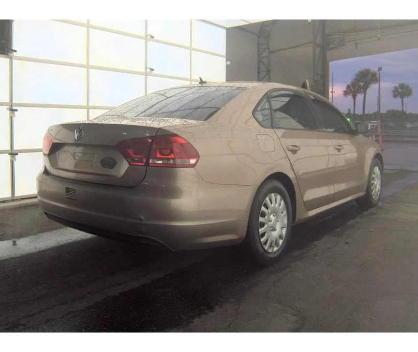2015 Volkswagen Passat - Image 5 of 13