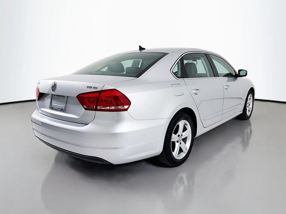 2015 Volkswagen Passat - Image 7 of 12