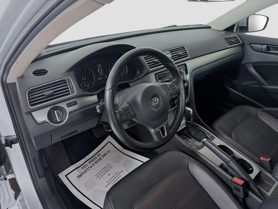 2015 Volkswagen Passat - Image 9 of 12