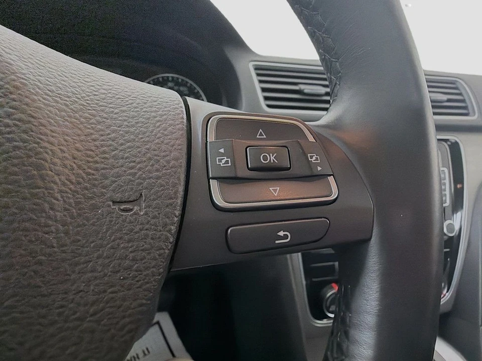 2015 Volkswagen Passat - Image 12 of 12