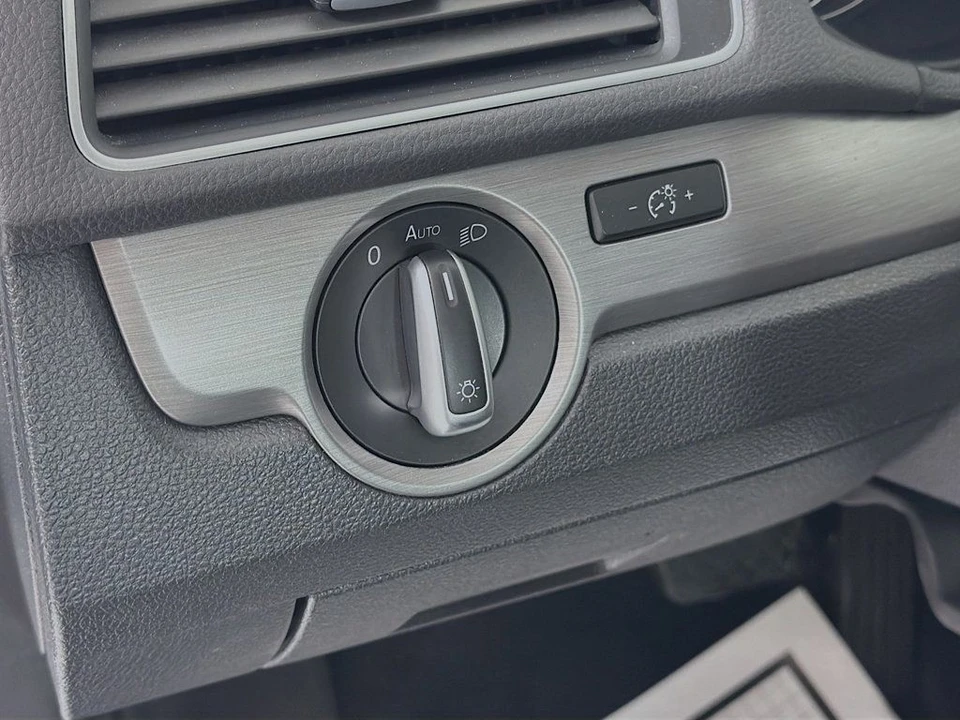 2015 Volkswagen Passat - Image 10 of 12