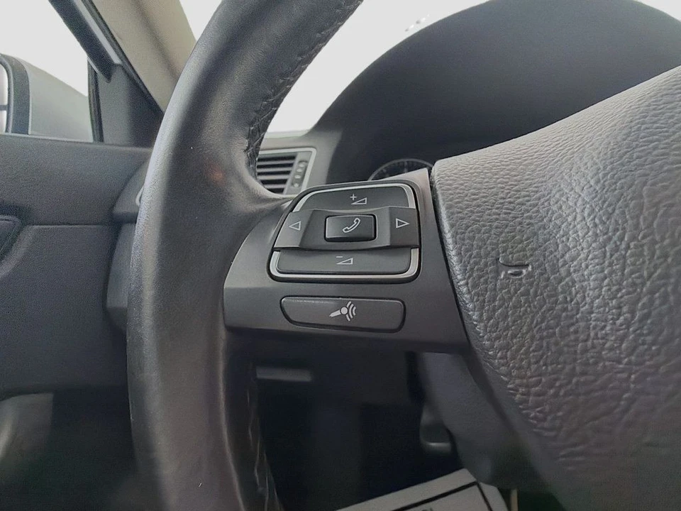 2015 Volkswagen Passat - Image 11 of 12