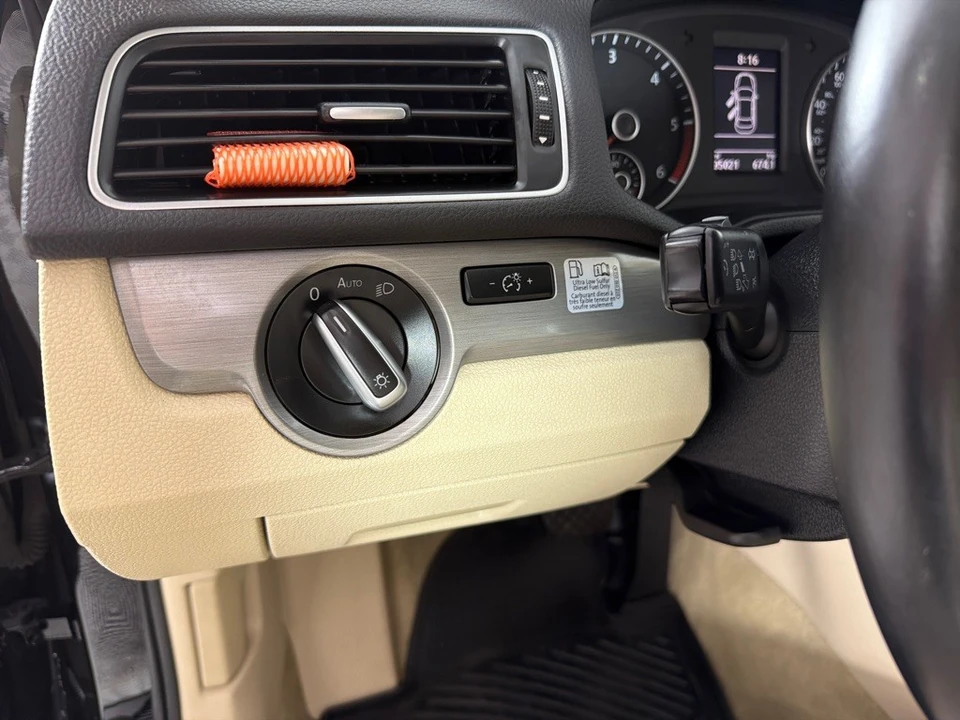 2015 Volkswagen Passat - Image 14 of 21