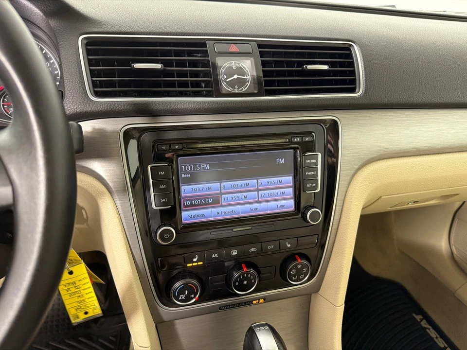 2015 Volkswagen Passat - Image 16 of 21