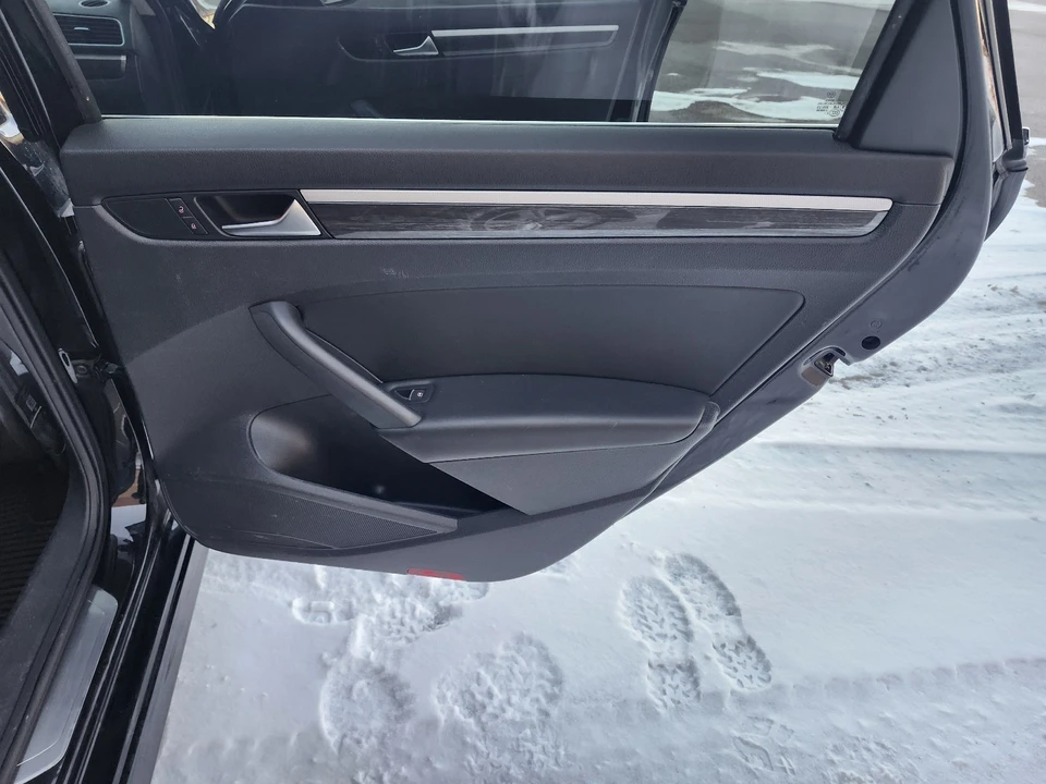 2015 Volkswagen Passat - Image 18 of 20