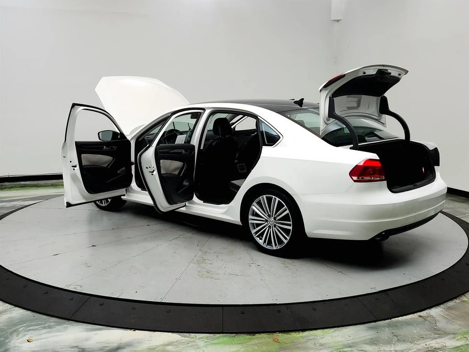 2015 Volkswagen Passat - Image 12 of 21
