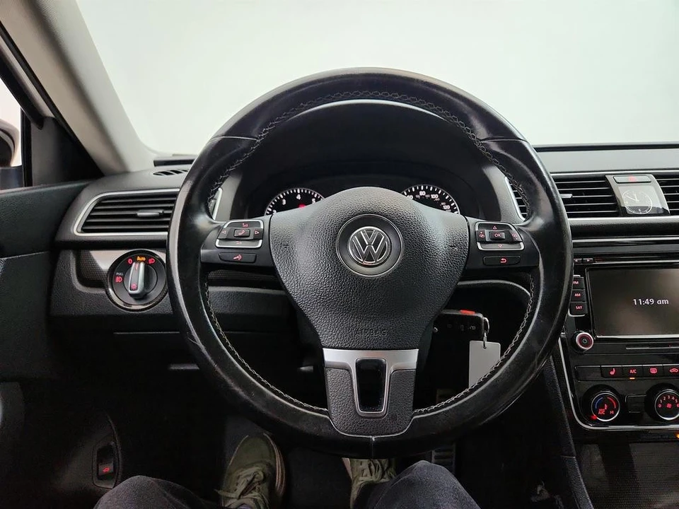 2015 Volkswagen Passat - Image 16 of 21