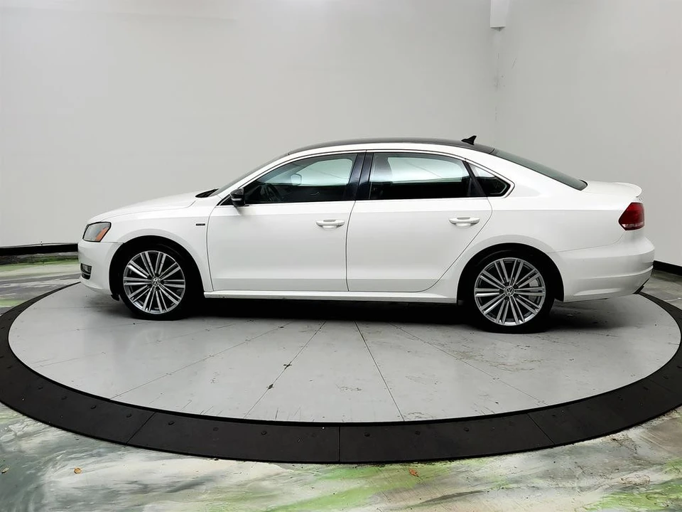 2015 Volkswagen Passat - Image 8 of 21