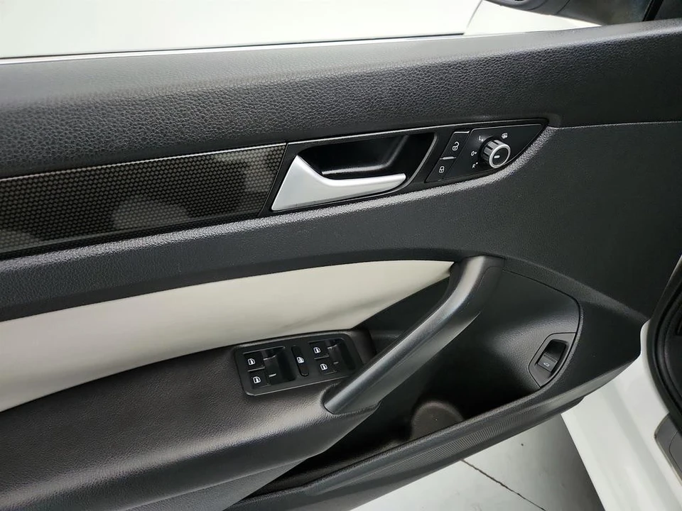 2015 Volkswagen Passat - Image 20 of 21