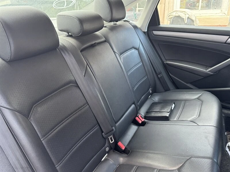2015 Volkswagen Passat - Image 19 of 21