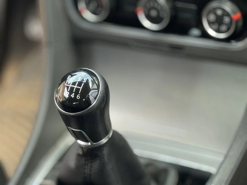 2015 Volkswagen Passat - Image 16 of 21